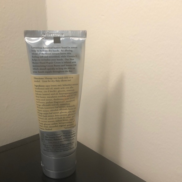 Burt’s Bees Hand Repair Cream - Picture 2 of 2